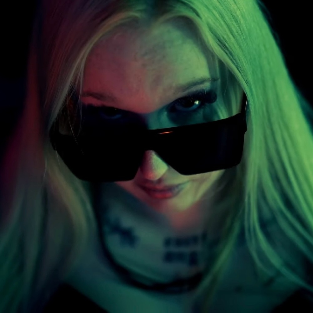 KaylaRose🌹26. Come 2 check my closet and shop!😌 thx <3 singer/artist/emo fashion